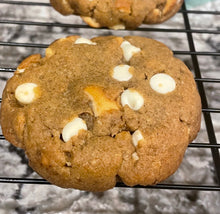 Load image into Gallery viewer, Marie’s Banana Pudding Cookie
