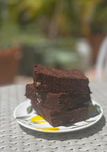 Load image into Gallery viewer, Chocolate Chunk Brownies
